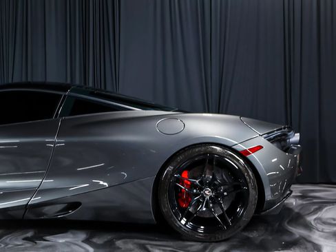 Used 2018 McLaren 720S Luxury RWD image 14