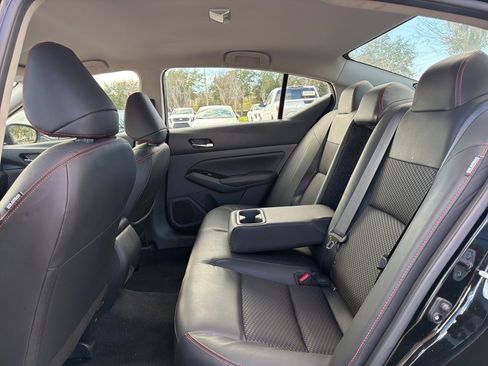 Used 2025 Nissan Altima 2.5 SR image 10