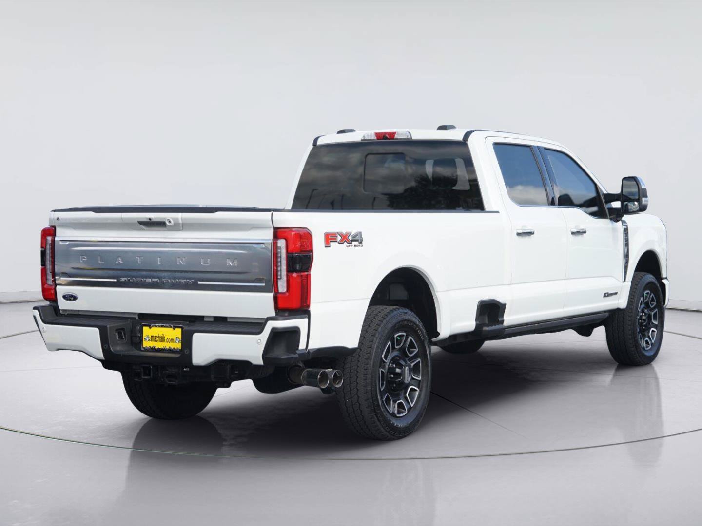 Used 2024 Ford F350 Platinum w/ FX4 Off-Road Package AWD/4WD image 6