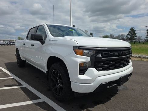 Used 2022 Chevrolet Silverado 1500 Custom image 1
