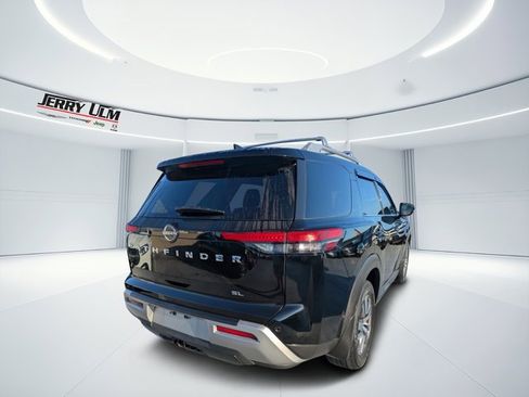 Used 2023 Nissan Pathfinder SL w/ Lighting Package (N92) image 3