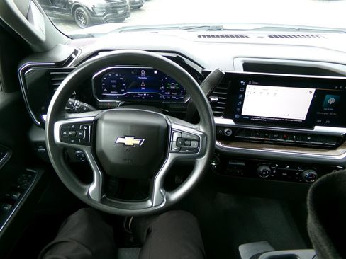 Used 2022 Chevrolet Silverado 1500 LT AWD/4WD image 14