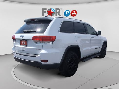 Used 2018 Jeep Grand Cherokee Laredo AWD/4WD image 5