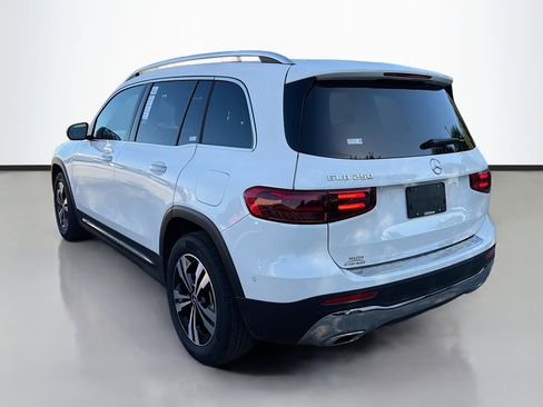 Used 2025 Mercedes-Benz GLB 250 image 5