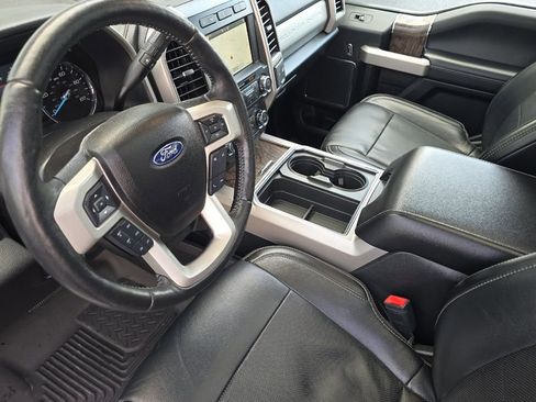 Used 2019 Ford F250 Lariat w/ Lariat Ultimate Package image 9