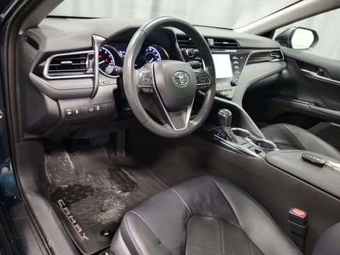 Used 2019 Toyota Camry XLE FWD image 16
