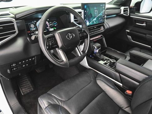Used 2025 Toyota Tundra Platinum AWD/4WD image 19