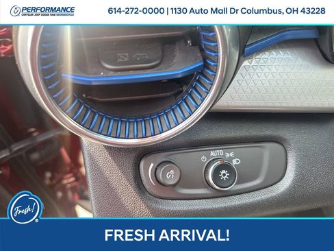 Used 2025 Chevrolet Trax LT w/ LT Convenience Package image 15