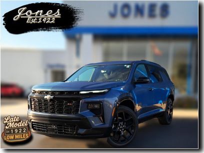 Used 2025 Chevrolet Traverse RS