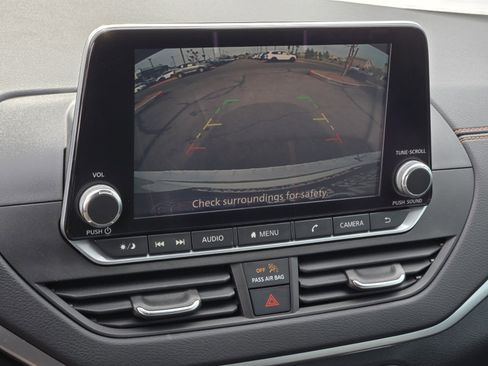 Used 2021 Nissan Altima 2.5 SR w/ SR Premium Package image 19