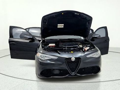 Used 2023 Alfa Romeo Giulia Sprint RWD image 12