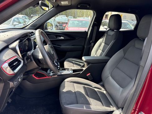 Used 2023 Chevrolet TrailBlazer RS w/ Convenience Package AWD/4WD image 9