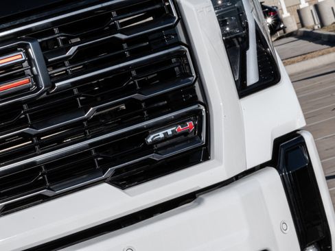 Used 2025 GMC Sierra 2500 AT4 w/ AT4 Premium Plus Package image 7