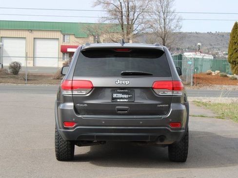 Used 2017 Jeep Grand Cherokee Laredo w/ Quick Order Package 23E image 4