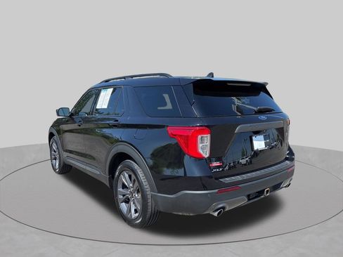 Used 2023 Ford Explorer XLT w/ Equipment Group 202A AWD/4WD image 6