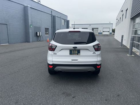 Used 2017 Ford Escape SE image 5