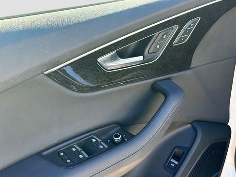 Used 2023 Audi Q7 3.0T Prestige image 18