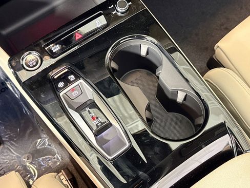 New 2025 Audi Q6 e-tron Premium Plus image 14