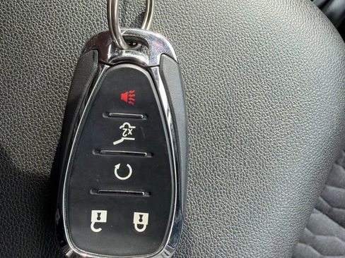 Used 2021 Chevrolet Equinox LT image 45