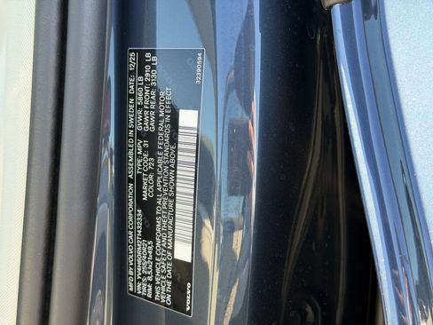 New 2026 Volvo XC60 T8 Ultra w/ Protection Package Premier image 36