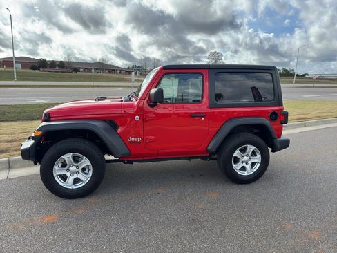 Used 2020 Jeep Wrangler Sport image 12