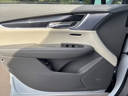 Used 2024 Cadillac XT6 Premium Luxury w/ Technology Package image 13