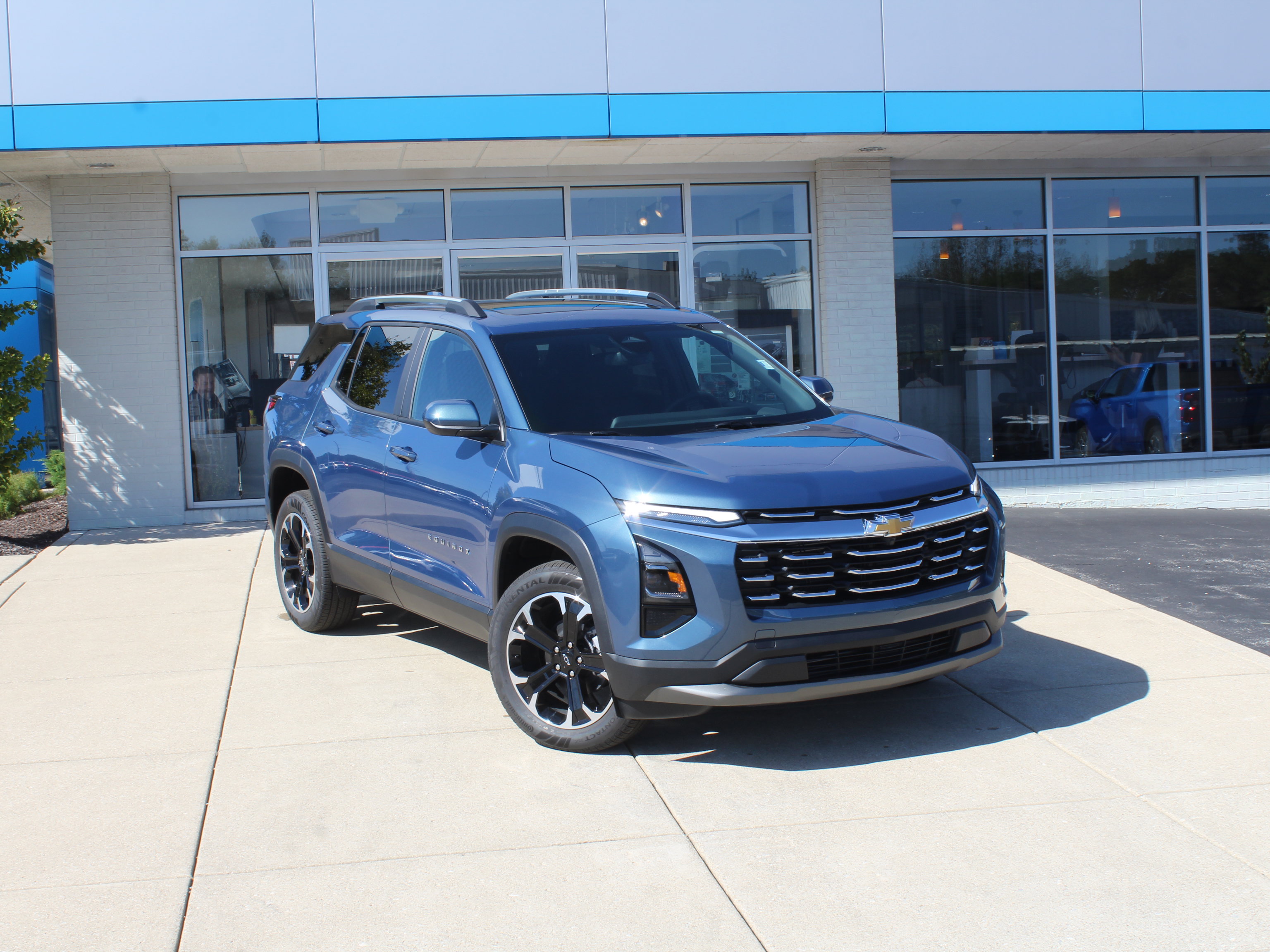 New 2027 Chevrolet Equinox LT AWD/4WD image 4