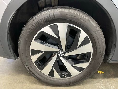 Used 2023 Volkswagen ID.4 Pro image 32