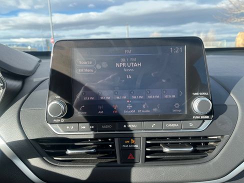Used 2022 Nissan Altima 2.5 SV FWD image 23