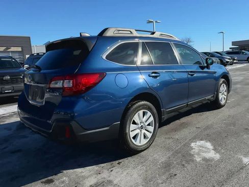 Used 2019 Subaru Outback 2.5i Premium image 8