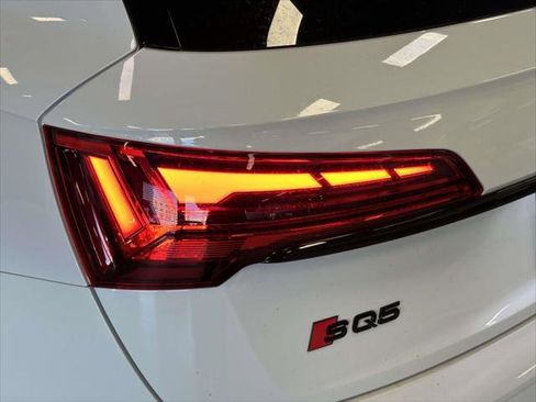 Used 2025 Audi SQ5 Premium Plus w/ Premium Plus Package image 9