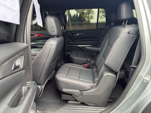 Used 2025 Chevrolet Traverse Z71 w/ Enhanced Driving Package AWD/4WD image 43