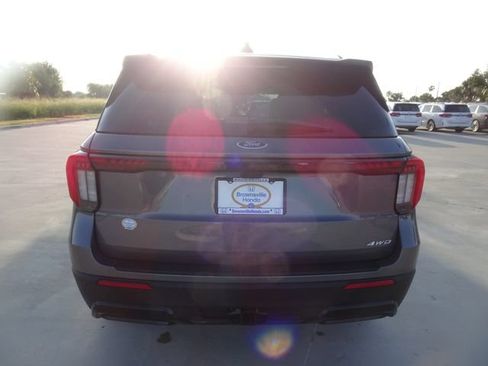 Used 2025 Ford Explorer ST-Line AWD/4WD image 5