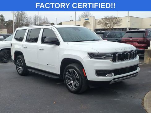 Certified 2024 Jeep Wagoneer Series II w/ Flexible Seating Group image 7