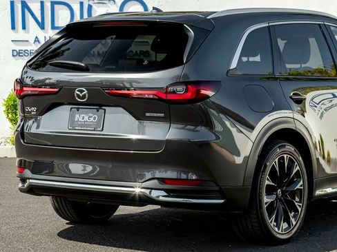 Used 2024 MAZDA CX-90 Plug-In Hybrid w/ Premium Pkg AWD/4WD image 8