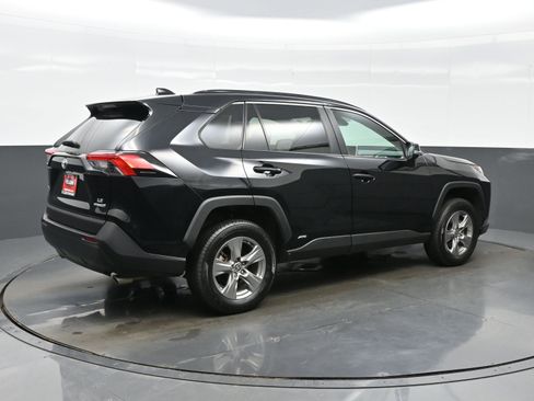 Used 2024 Toyota RAV4 LE image 6