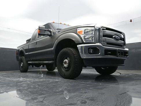 Used 2016 Ford F250 XLT w/ XLT Value Package AWD/4WD image 44