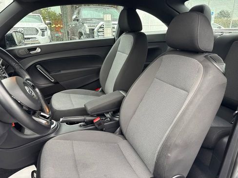 Used 2018 Volkswagen Beetle 2.0T S FWD image 11
