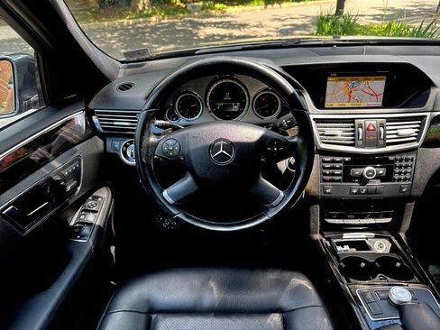Used 2011 Mercedes-Benz E 350 4MATIC Sedan image 16