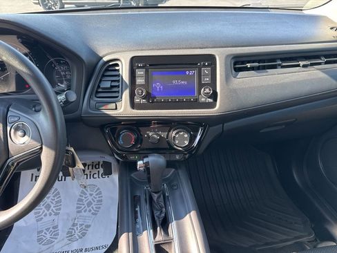 Used 2016 Honda HR-V LX image 19