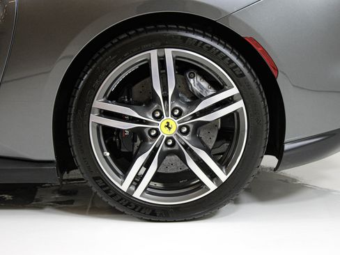 Certified 2022 Ferrari Portofino M RWD image 22
