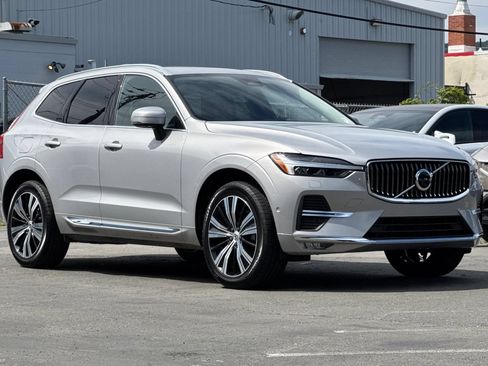 Certified 2023 Volvo XC60 B5 Plus w/ Climate Package AWD/4WD image 10