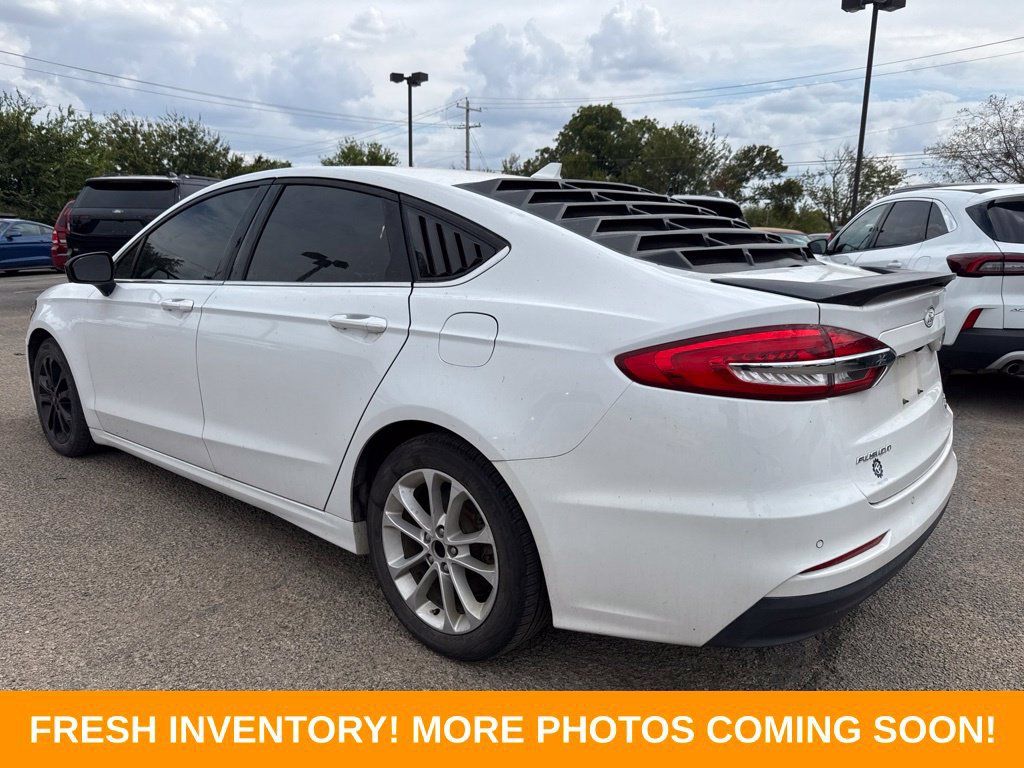 Used 2020 Ford Fusion SE FWD image 4