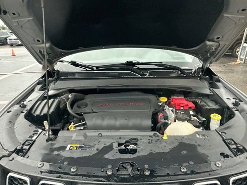 Used 2019 Jeep Compass Latitude w/ Popular Equipment Group FWD image 23