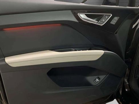 Used 2024 Audi Q4 e-tron Premium Plus w/ Premium Plus image 32