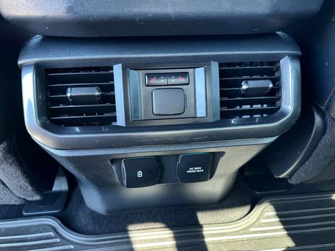 Used 2023 Ford F150 Lariat w/ Equipment Group 502A High image 32