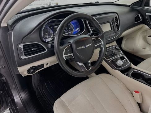 Used 2015 Chrysler 200 Limited w/ Convenience Group image 11