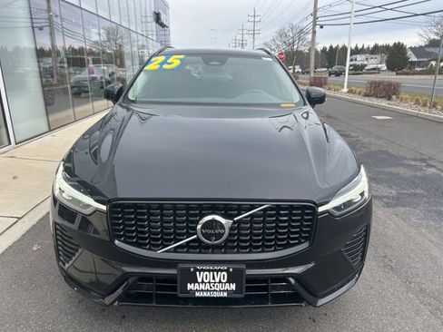Certified 2025 Volvo XC60 B5 Plus image 7