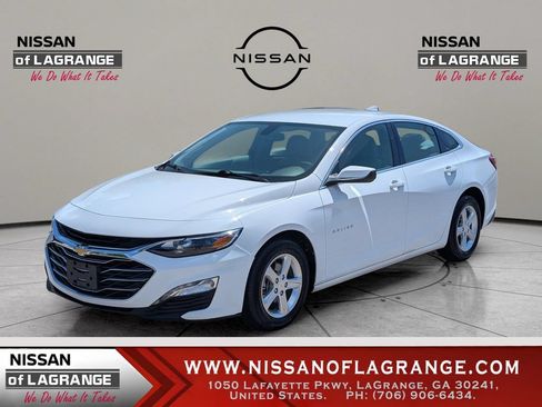 Used 2022 Chevrolet Malibu LT FWD image 1