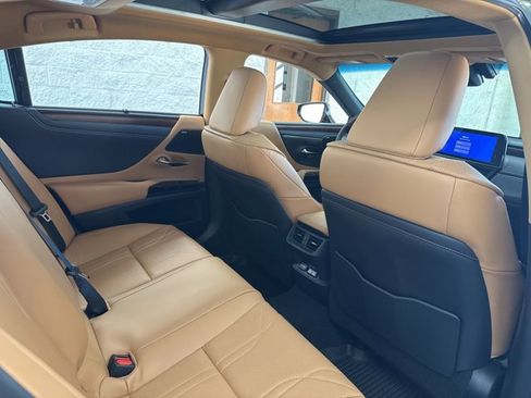 New 2025 Lexus ES 350 Ultra Luxury image 44